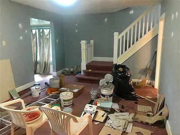 4th image of 1636 Evergreen Ave