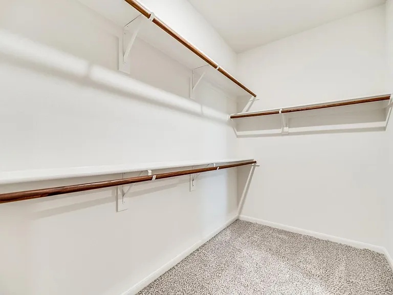 1032 Calhoun Dr — Photo 7