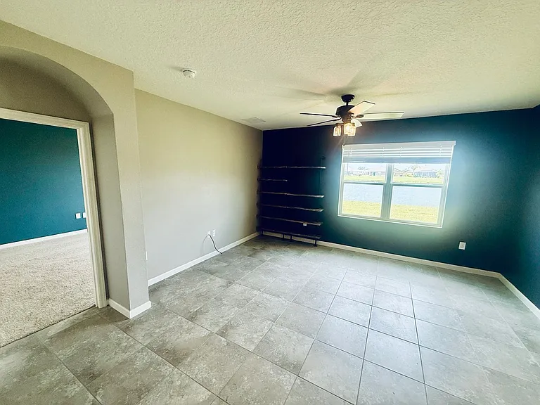 465 Sorrento Dr — Photo 12