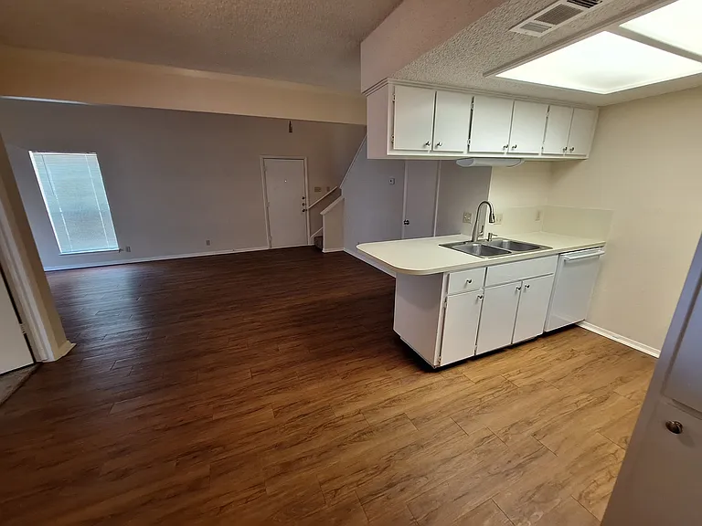 8207 Hood Cir #B — Photo 20