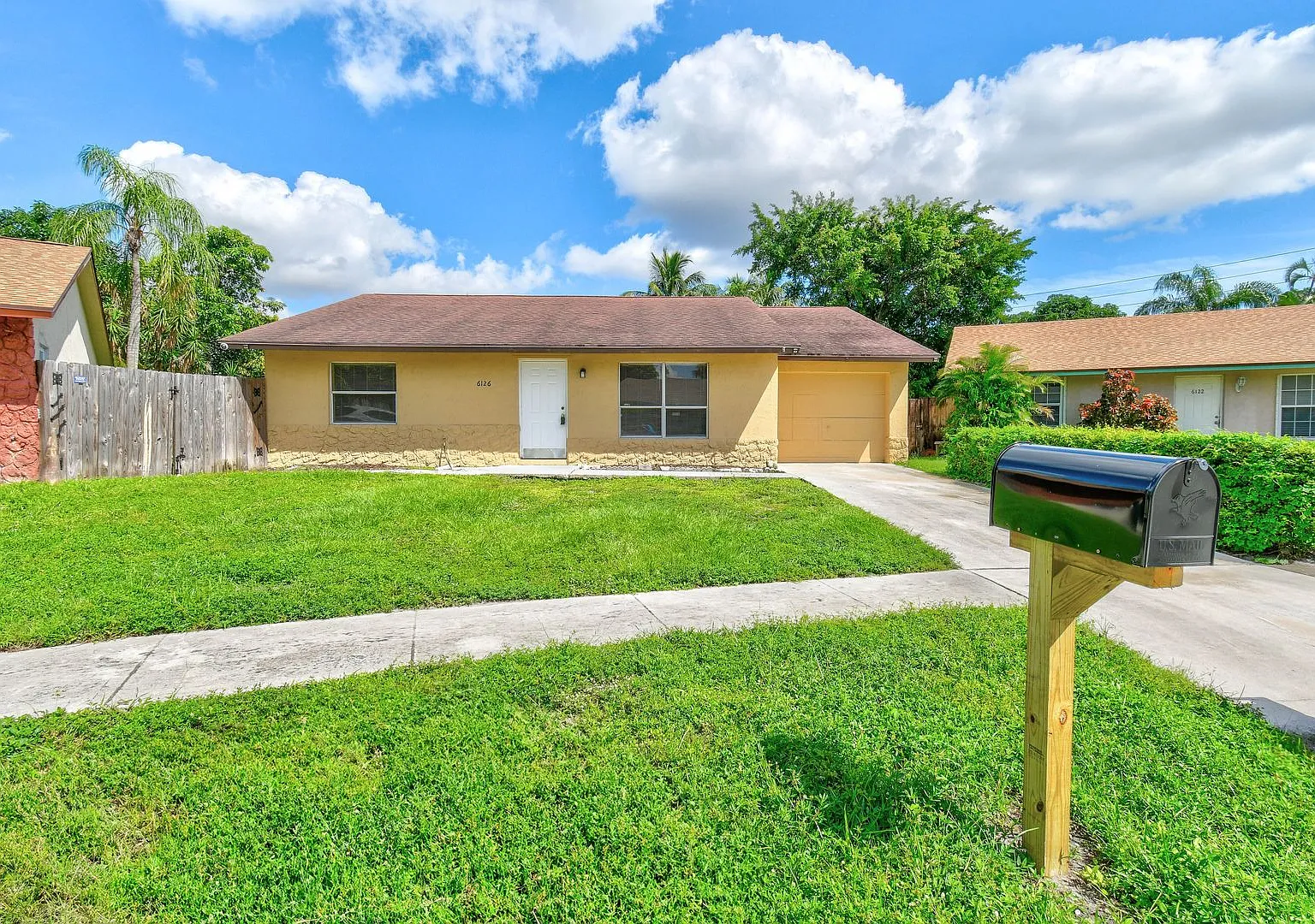 Move In Made Simple: Pay only the first month and security deposit ! — Photo 4