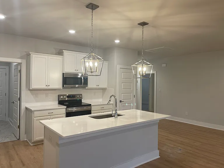 119 Clift Farm Dr — Photo 16