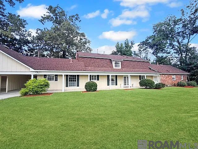 5 bed, 4051 sqft, $3,850 — Photo 2