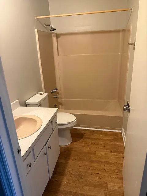 2 bed, 1.5 bath, 1200 sqft, $1,350 — Photo 2