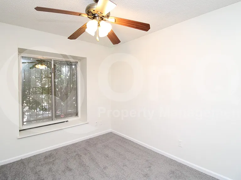 3409 W Echo Ln — Photo 11