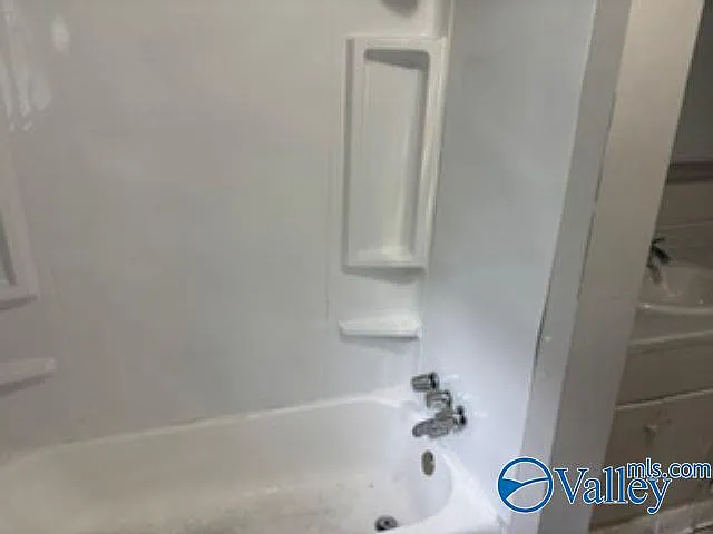 2416 Redmont Rd NW — Photo 11