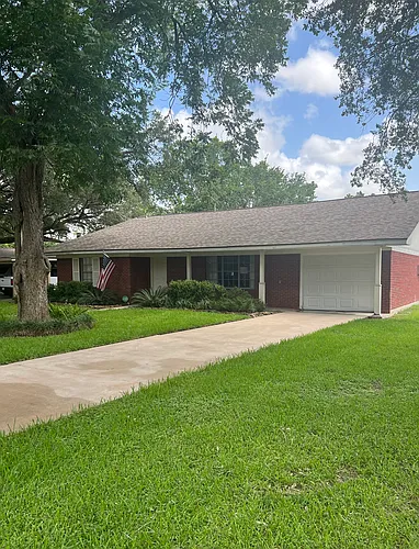 2418 Oak Dr Photo 1