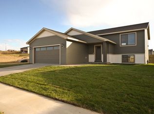 5928 51st St NW, Rochester, MN 55901