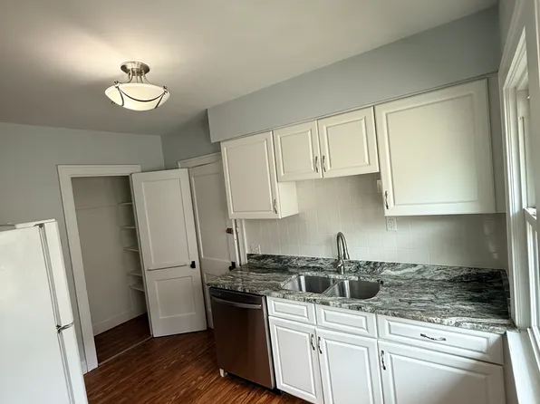1333 Gladys Ave #Up, Lakewood, OH 44107