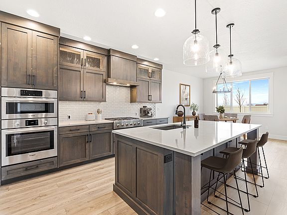 7th image of this home