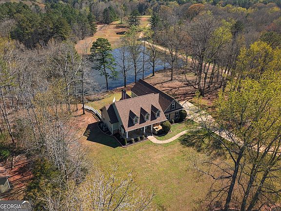 2nd image of 135 Fischer Spur Rd