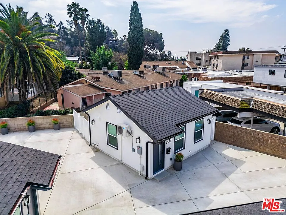 Building Photo - 1258 Mariposa St #C