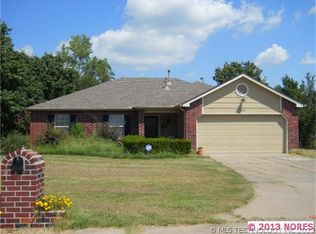 9712 S Swan Dr, Broken Arrow, OK 74014