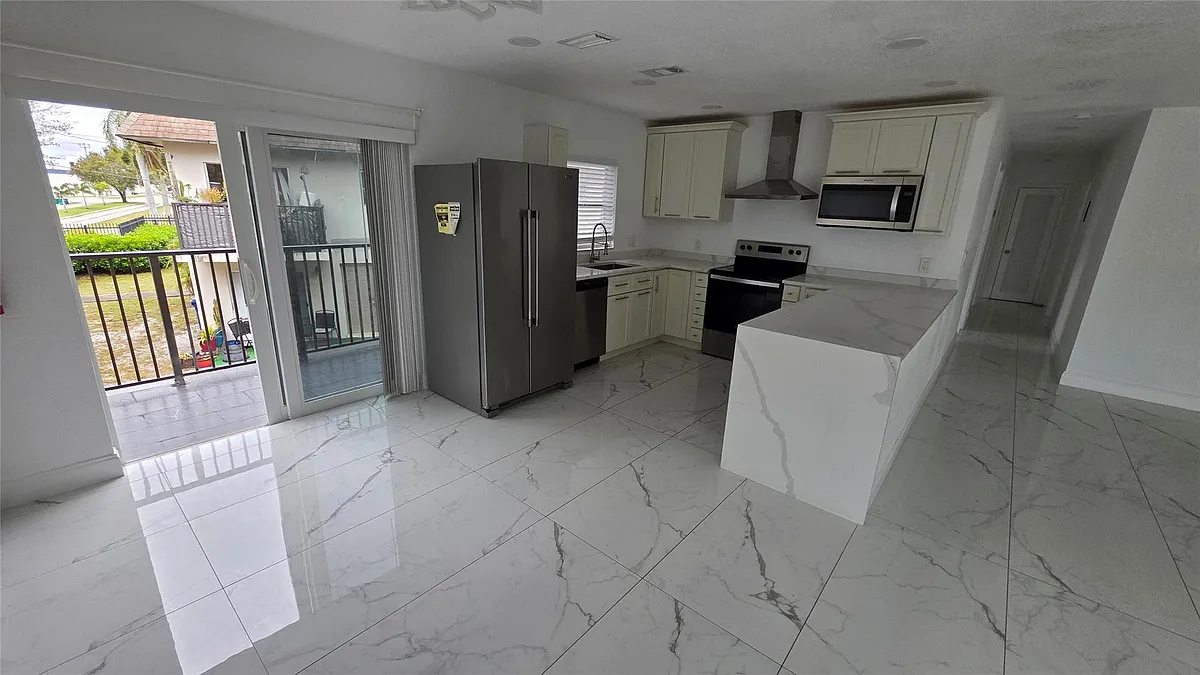 Building Photo - 5332 NW 18th St #3-X