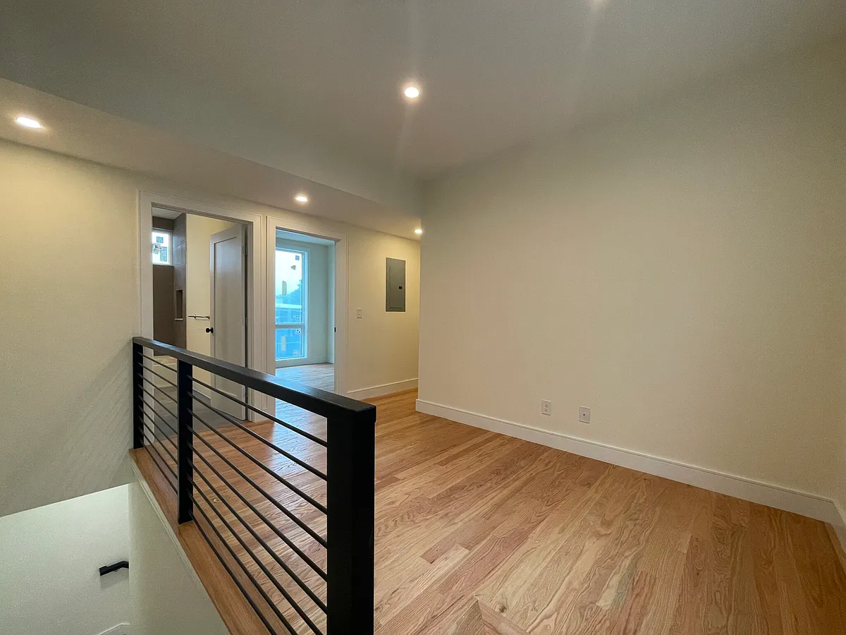 Building Photo - 65 Cameron St #8
