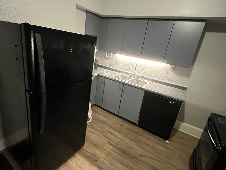 101 Green St #101 — Photo 9