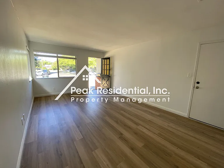 1120 Morton Ct — Photo 13