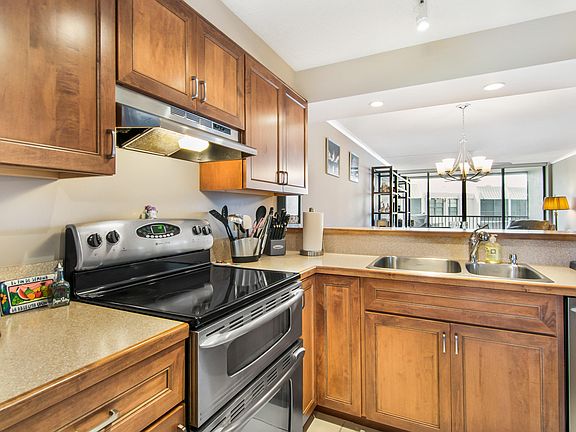 5th image of 20 Royal Palm Way #602