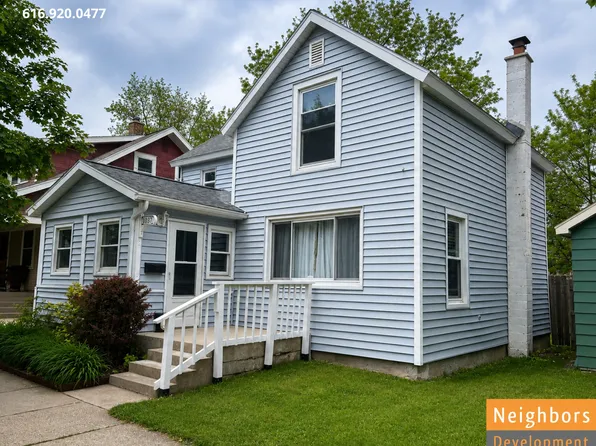 1037 Hermitage St SE, Grand Rapids, MI 49506
