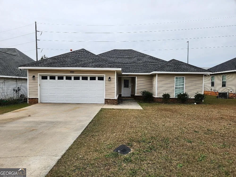 400 Hidden Creek Cir photo 1