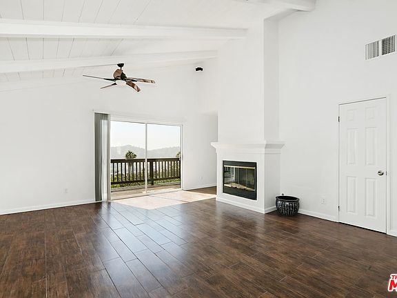 2nd image of 3661 Roseview Ave