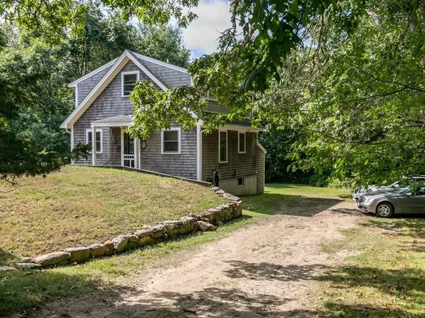 11 Hammett Ln, Chilmark, MA 02535