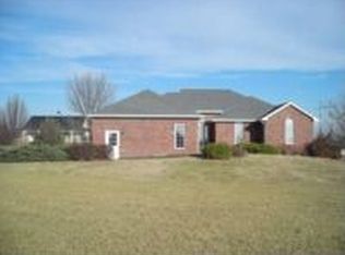 15855 Stoneybrick Dr, Wamego, KS 66547