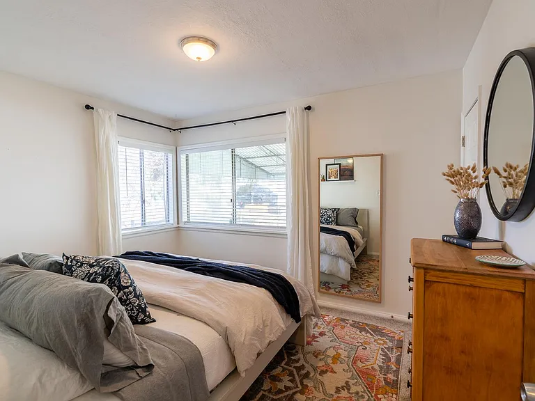 2288 S Franklin St — Photo 12