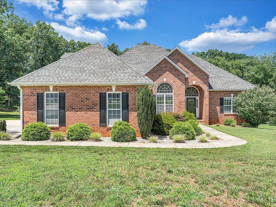1st image of 138 Holland Ct