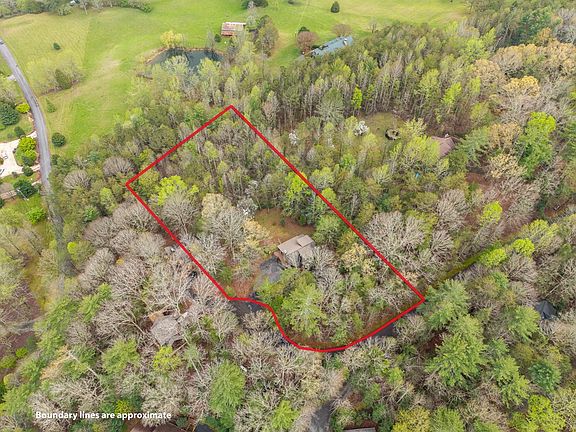 4th image of 238 Cedar Ridge Rd