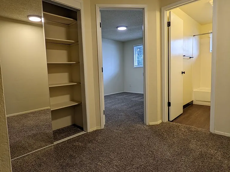 7833-7875 SE Johnson Creek Blvd — Photo 38