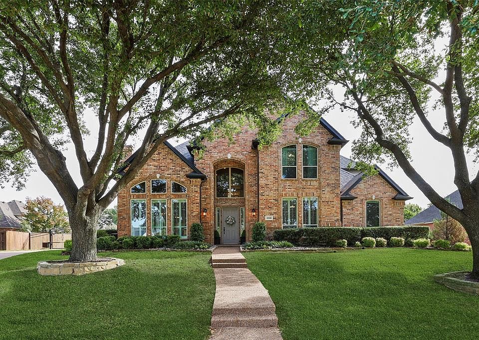 1st image of 1006 Brazos Dr