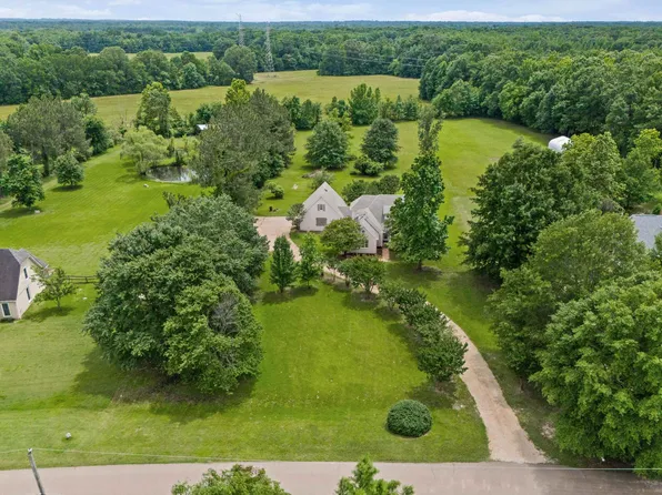 12341 Fox Lair Dr, Collierville, TN 38017