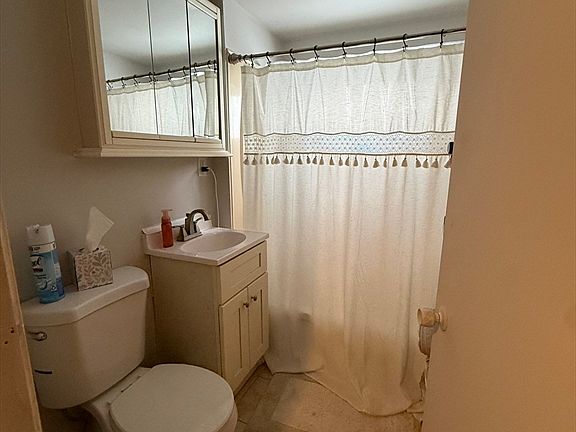 5th image of 21 Reynolds St