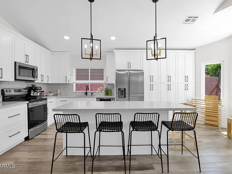 665 W Minton Dr — Photo 9