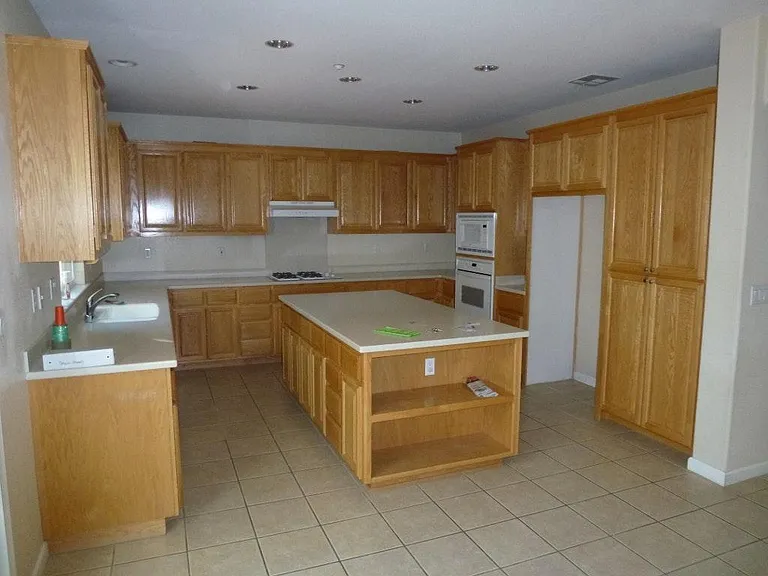 2372 Saint Augustine Dr — Photo 3