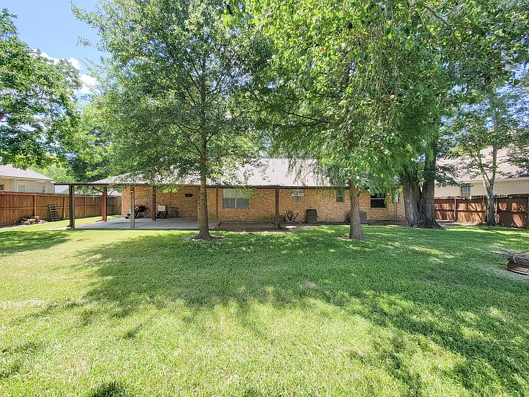 10282 Valley Dr S — Photo 40