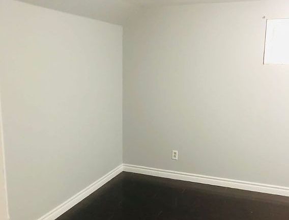 4th image of 27 Erlesmere Ave