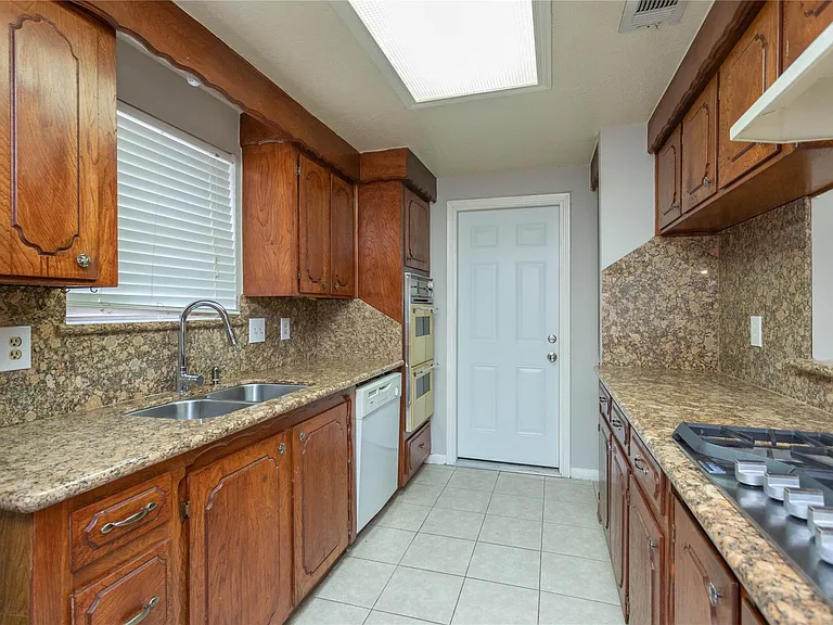 2921 Chicago St — Photo 12