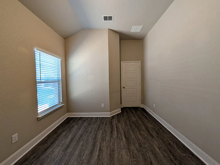1211 Old FM 306 — Photo 14