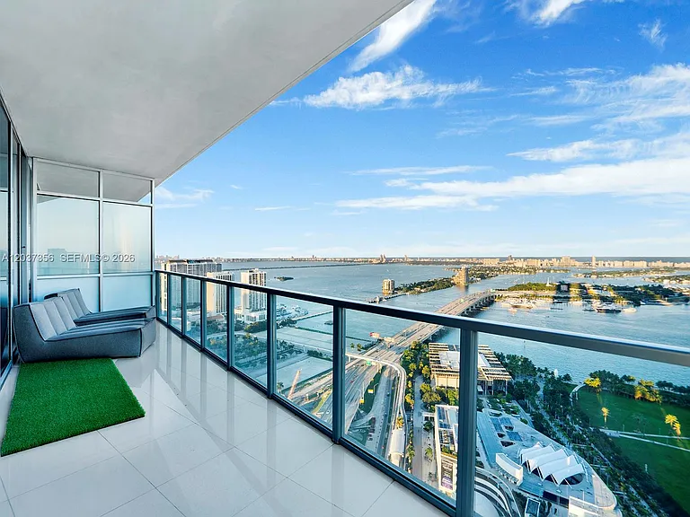 1100 Biscayne Blvd #4001 — Photo 30
