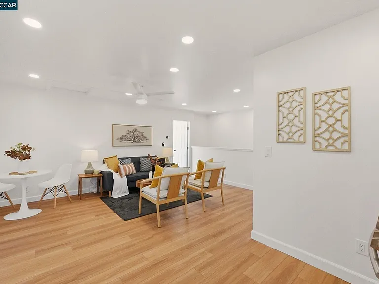 3214 California St #2 — Photo 11