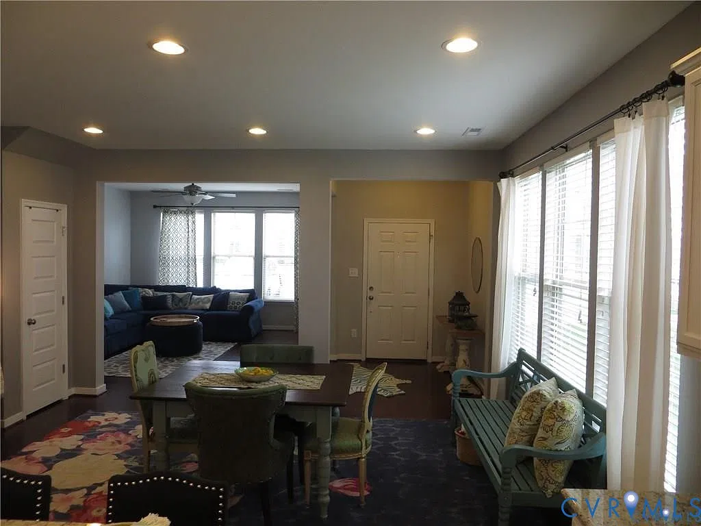 3 bed, 2.5 bath, 1714 sqft, $2,500 — Photo 3