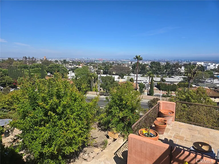 342 Lois Ln — Photo 7