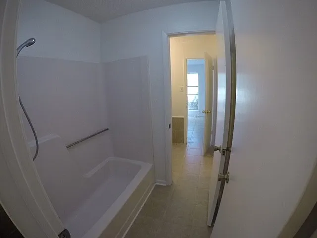 734 Hawn Cir — Photo 2