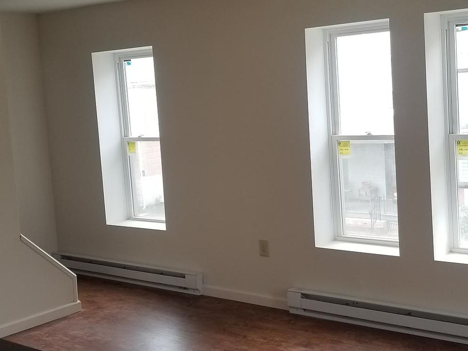 2nd image of 820 Huron Ave Floor 2