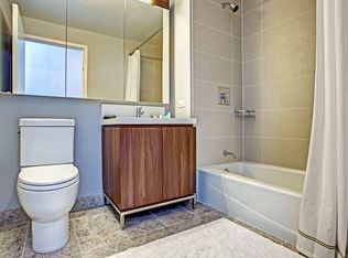 113 W Wacker Dr #I, Chicago, IL 60601