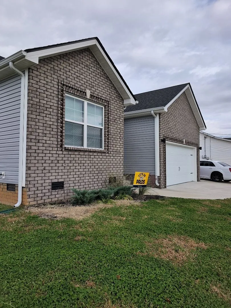 1113 Hand Court — Photo 2