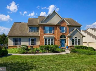 30 Iron Horse Dr, Lititz, PA 17543