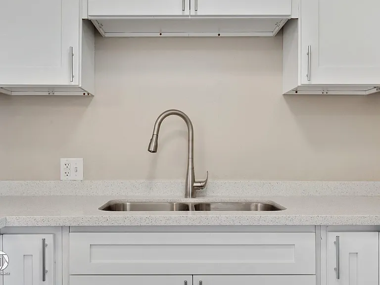 224 E St — Photo 10